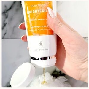 SCENTUALS Brightening Body Scrub Vitamin C Hyaluronic Acid Full Size New Sealed